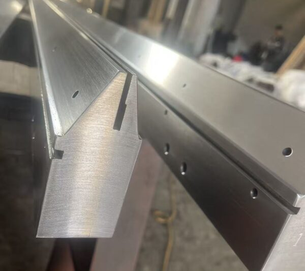 Micro gravure coating head doctor blade holder